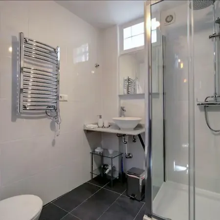 La Casa Escondite Apartment *